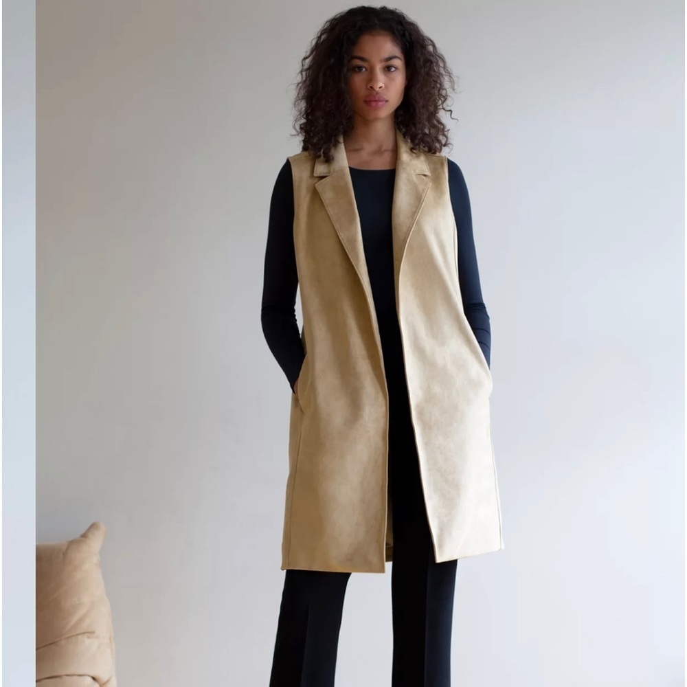 Aritzia | Babaton | XS | Malley Vest in Light Tan - Picture 2 of 8